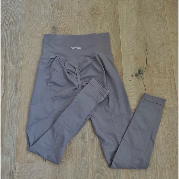 DFYNE Pants - DFYNE scrunch leggings